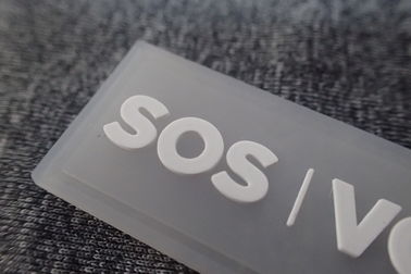 Üniforma / Kauçuk Giyim Etiketleri İçin El Yapımı Kauçuk Logo Yamaları