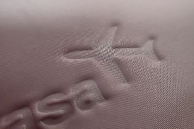Özelleştirilmiş Yüksek Frekanslı OEKO - TEX Naylon Yama Etiketleri