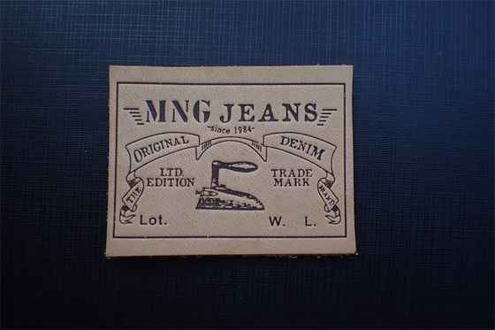 Çevre Dostu Jeans Deri Yama Etiketleri Üniforma İçin Kabartmalı Logo
