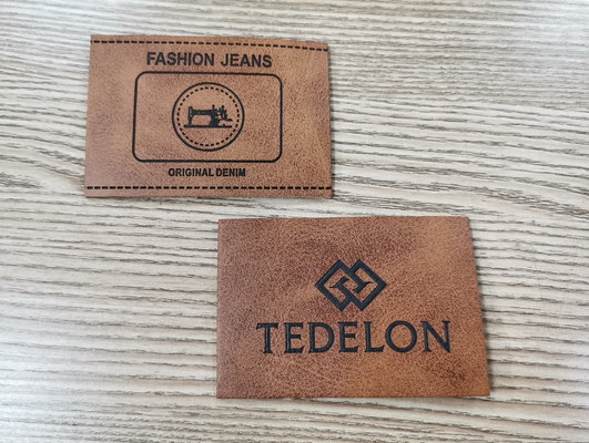 Kabartmalı Logo PU Deri Yamalar Özel Renk Giyim Üzerine Dikmek